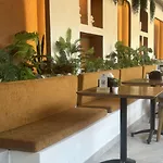 Hotel Bonnie 3*