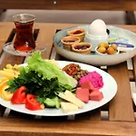Hotel Bonnie 3*