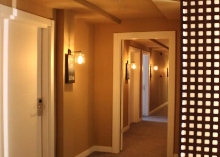 Hotel Bonnie *