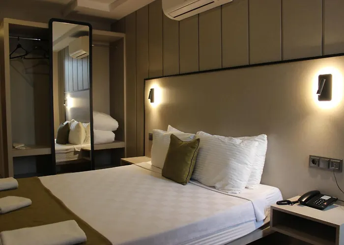 Bonnie Hotel *